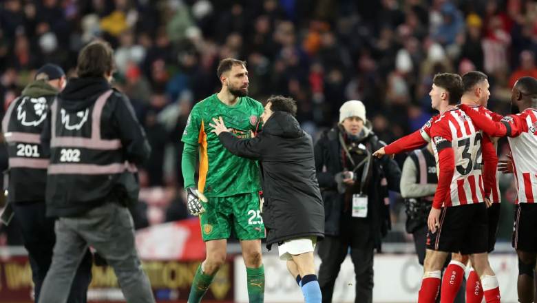 Gianluigi Donnarumma clashes versus Sunderland defender after Man City draw - Ảnh 2