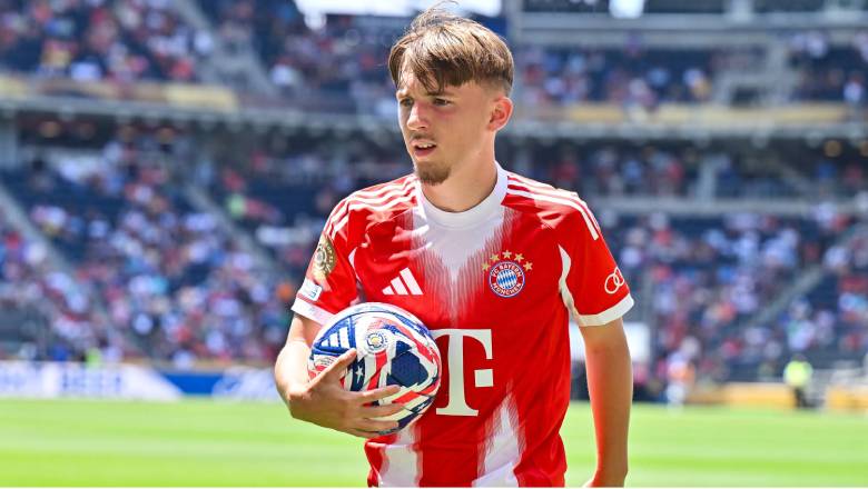 Bayern Munich wonderkid Lennart Karl angers fans by admitting Real Madrid is his dream club - Ảnh 1