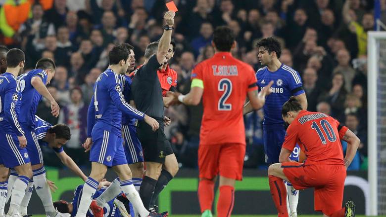 Strikers with the most red cards in football history: Zlatan's record remains unrivaled - Ảnh 1