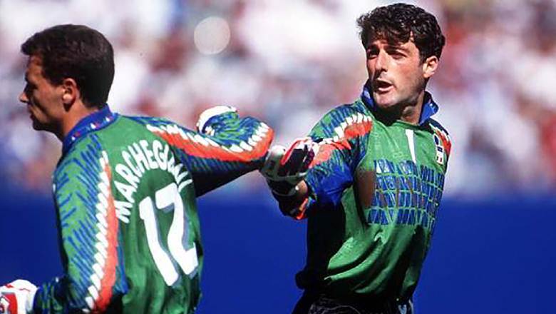 Who got the fastest red card in the World Cup? Ranking the most infamous early dismissals - Ảnh 2