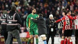 Gianluigi Donnarumma clashes versus Sunderland defender after Man City draw